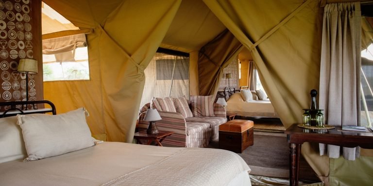 serengeti safari camp joining family room 1024x512