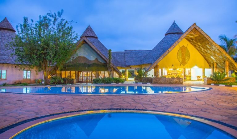 farm of dream lodge swimming pool1 1030x607 1 1024x603